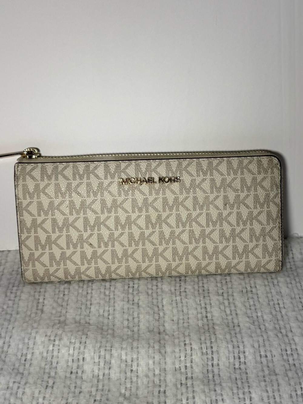 Michael Kors Jet Set Travel Vanilla MK Logo